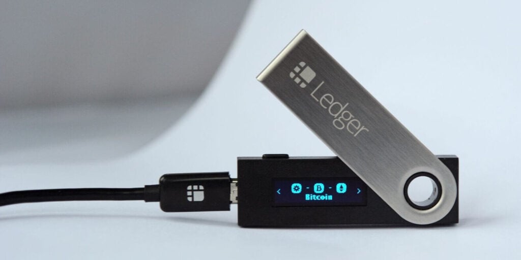 Ledger Nano S - кошелек для криптовалюты